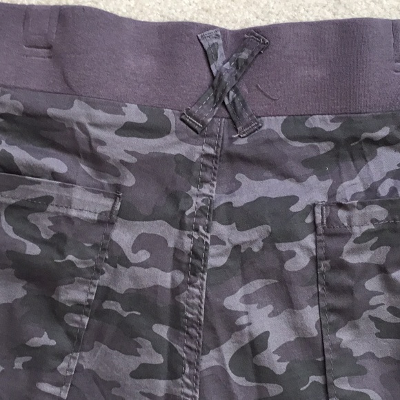 Lee Riders mid rise utility shorts - Picture 9 of 12